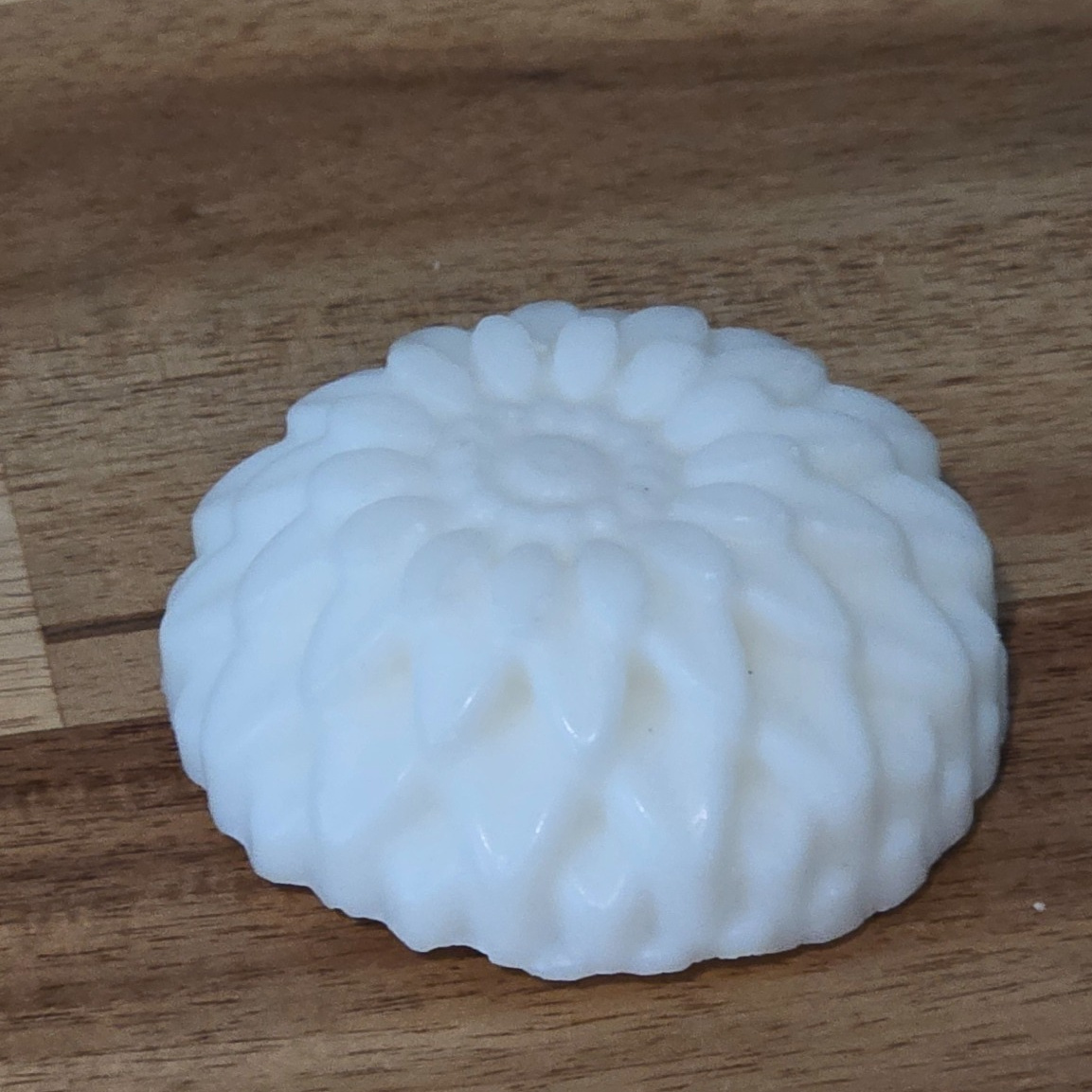 Decorative specialty tallow soap bar
